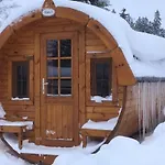 Holz-Wohnfass In Muenchen-Nymphenburg